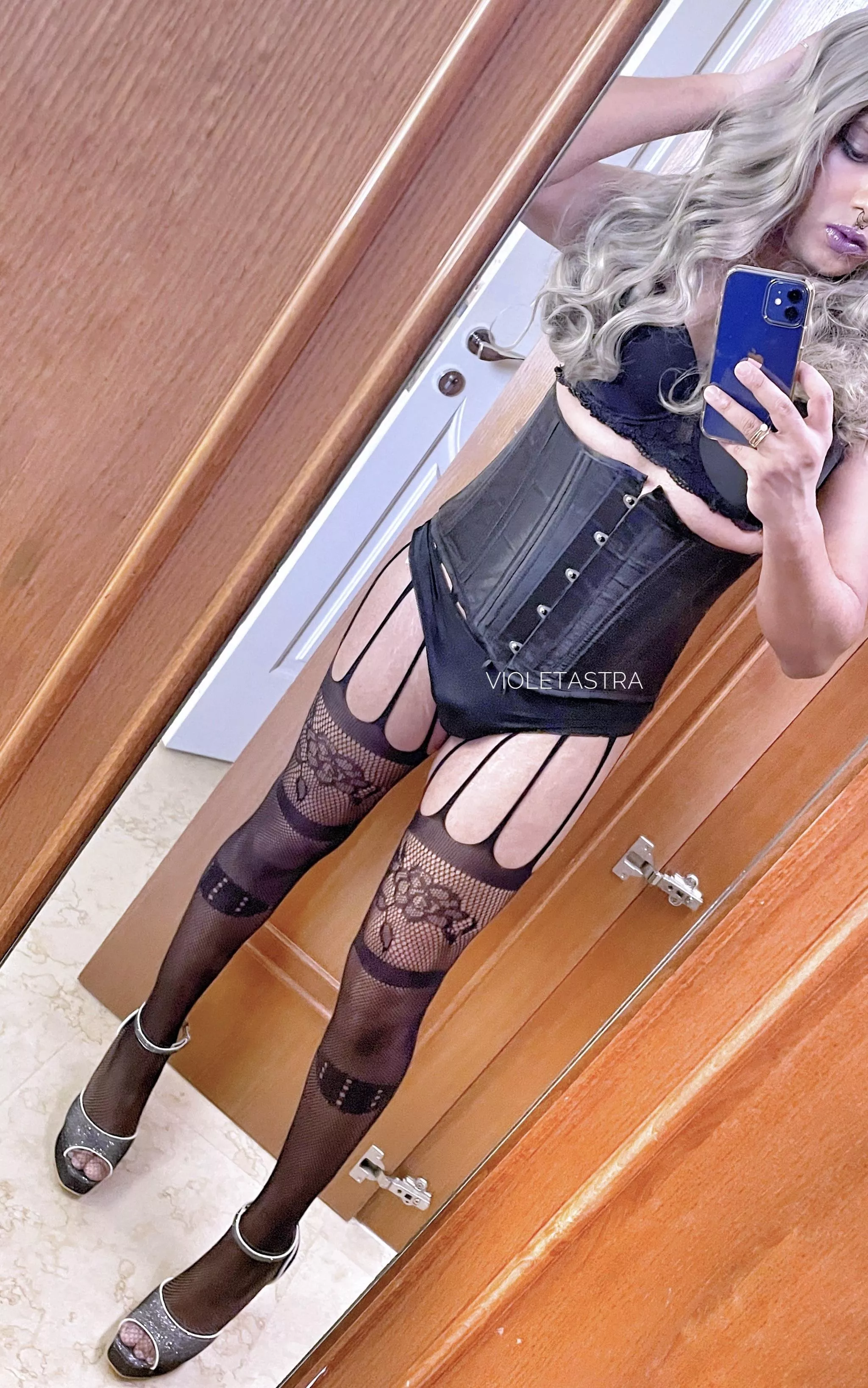What would you do with a 5’4” secret goth gf? 🖤 posted by violetastra
