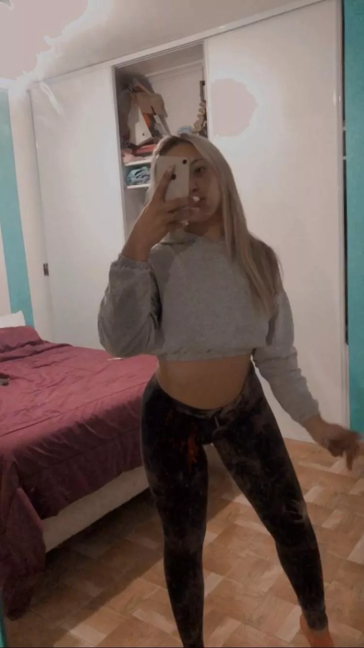 Will you accompany me to the gym? posted by Dirty_iara