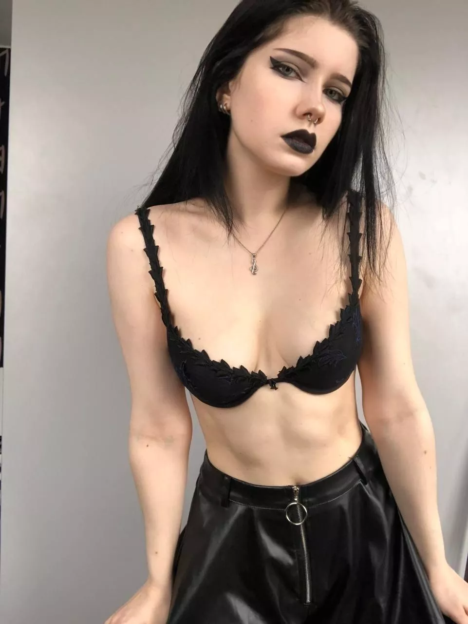 Am I too spooky or would you creampie me? posted by TwinkleTi