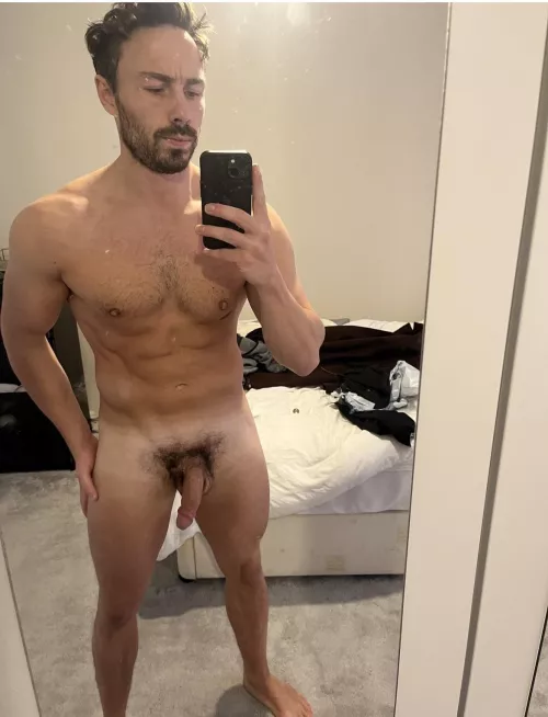 Any ladies like Irish men? Dm me by remymartin18