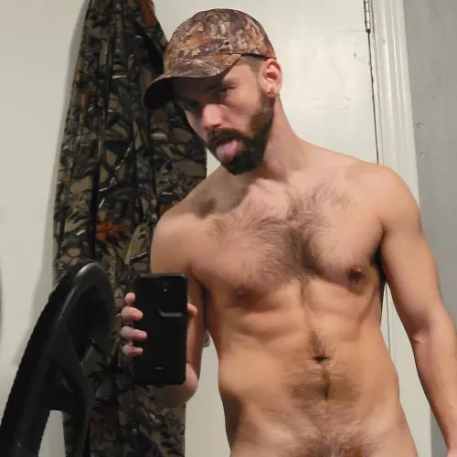 Anyone elses chest hair stop growing for years then start again? haha 👋hi from kentucky by XyonSkye