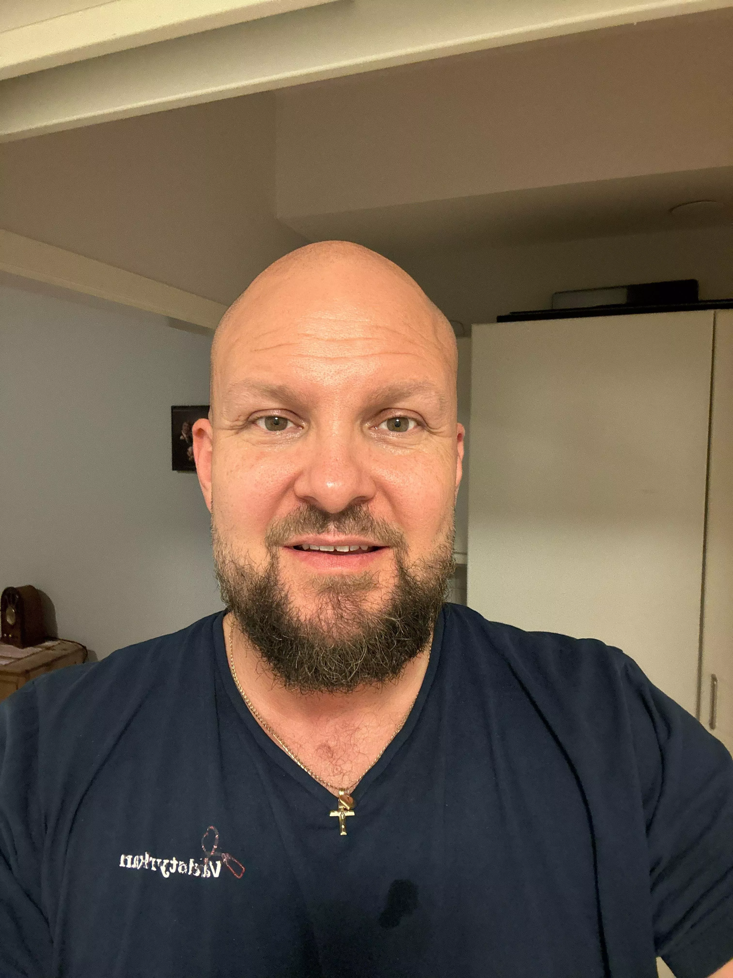 Been ignorerad and blocked for being ugly, what should I do, to find someone who likes me as I am? posted by Interesting-Lab1731