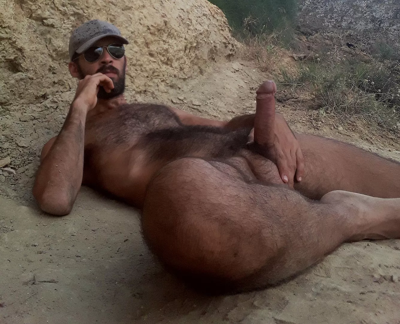 Hairy Agent posted by AliceTheMagicQueen