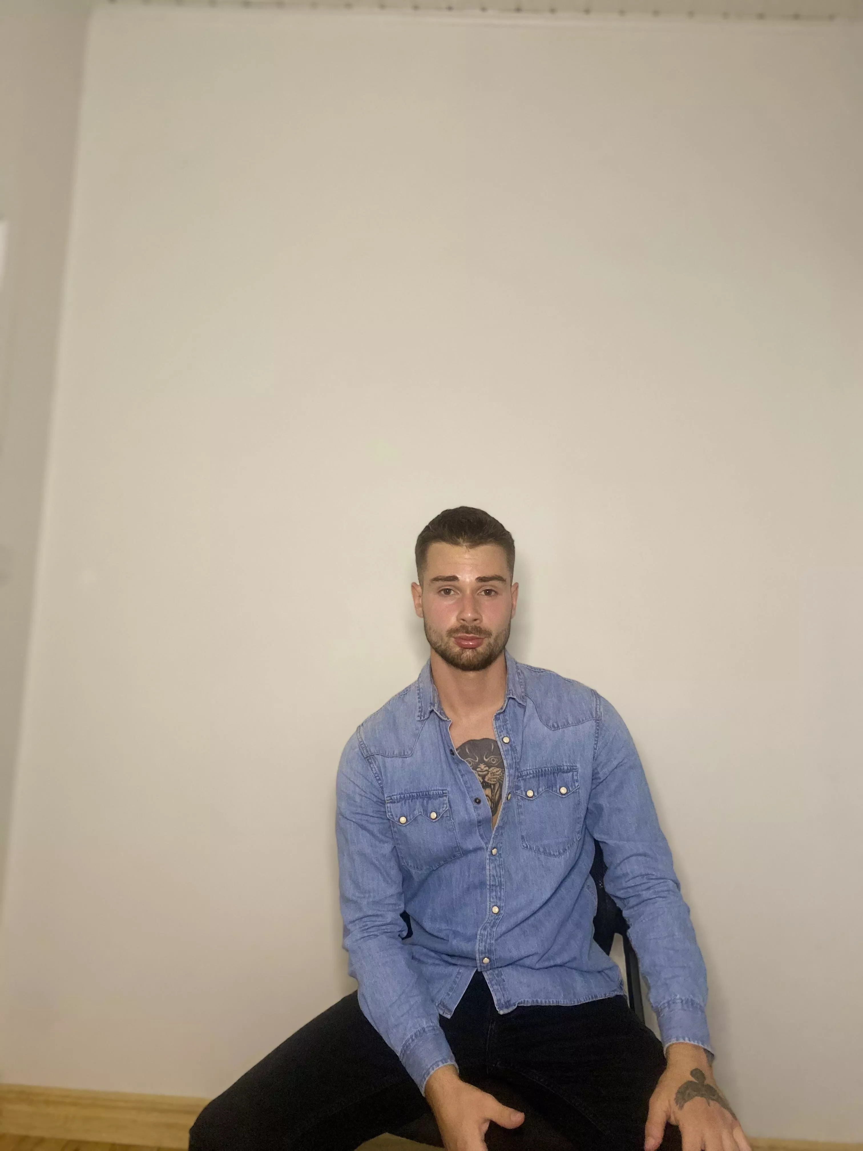 Happy Friday😘 posted by onlygioxx