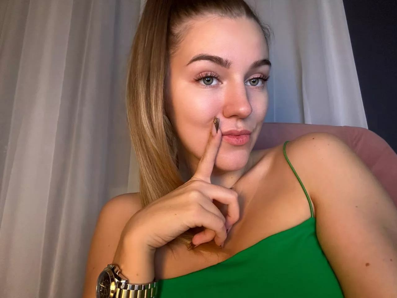 i will put my finger in your mouth posted by strungdelorme