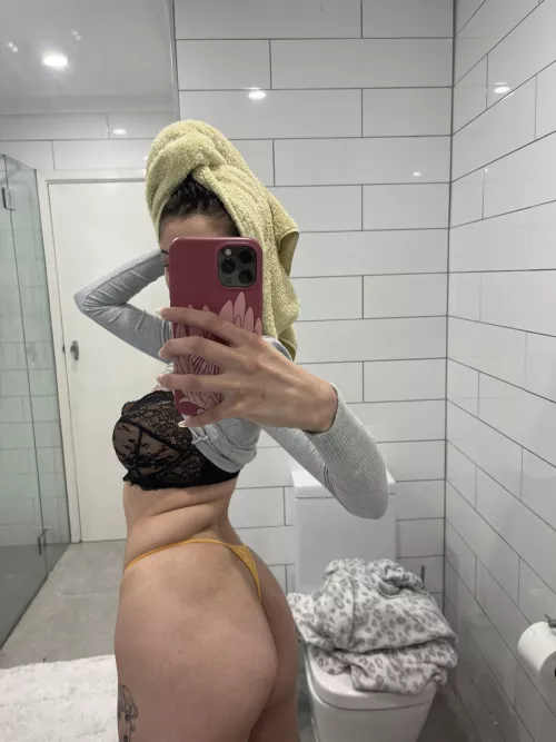 Missing a big red handprint 😅 by princessValaria