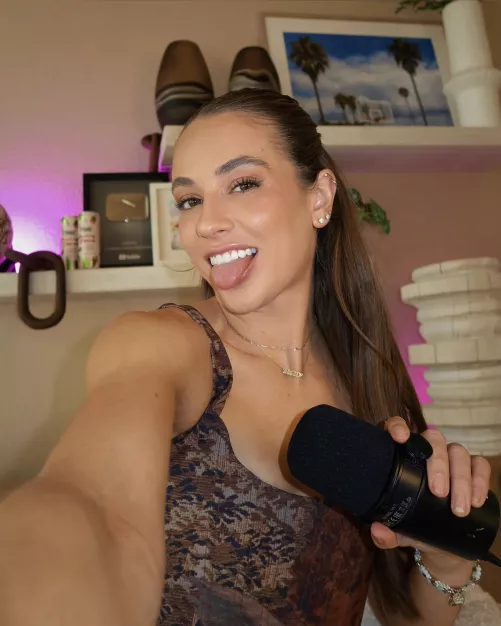 Tongue out by d00dle1