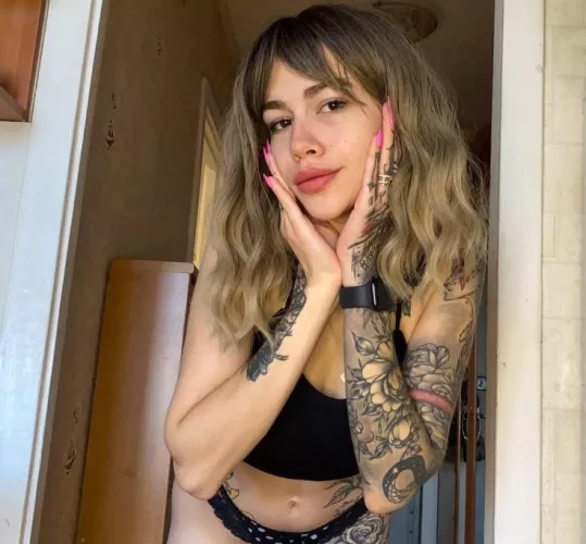 will u glaze my lips with your cream? by Aurora_ZT