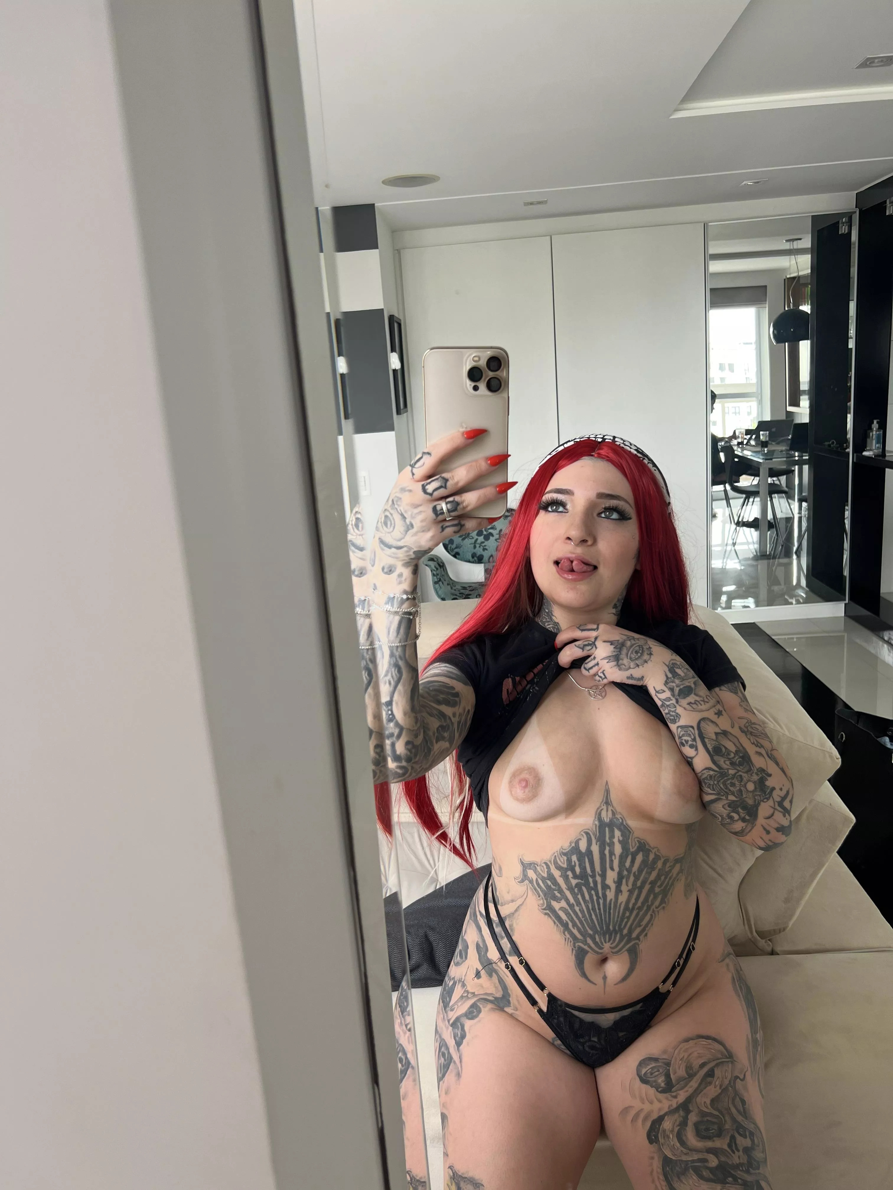 Would you date a goth girl like me ? posted by Sp00kyeSar4h