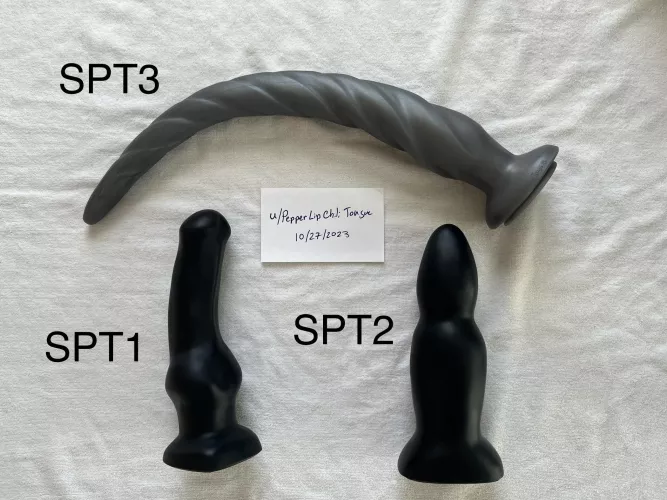 WTS Square Peg Toys (USA Free Shipping) by PepperLipChiliTongue