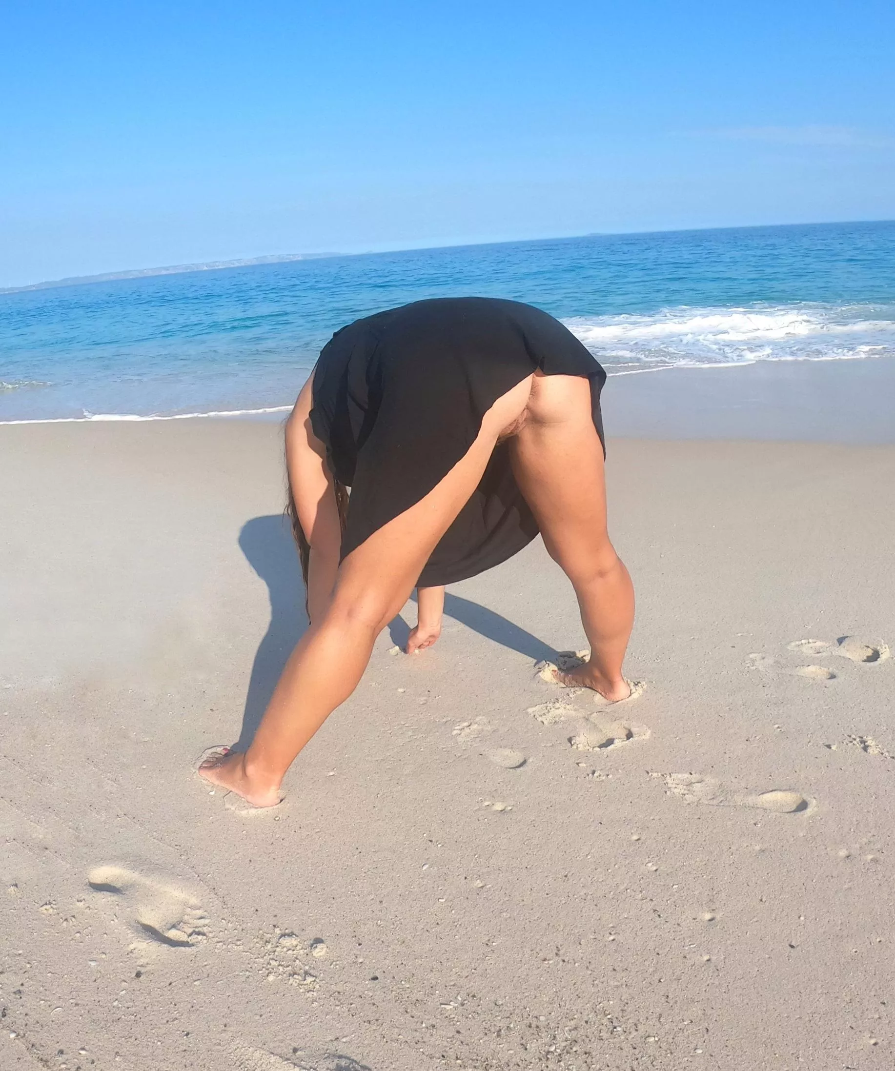 You take me right on the beach? posted by pluggedprincess_69