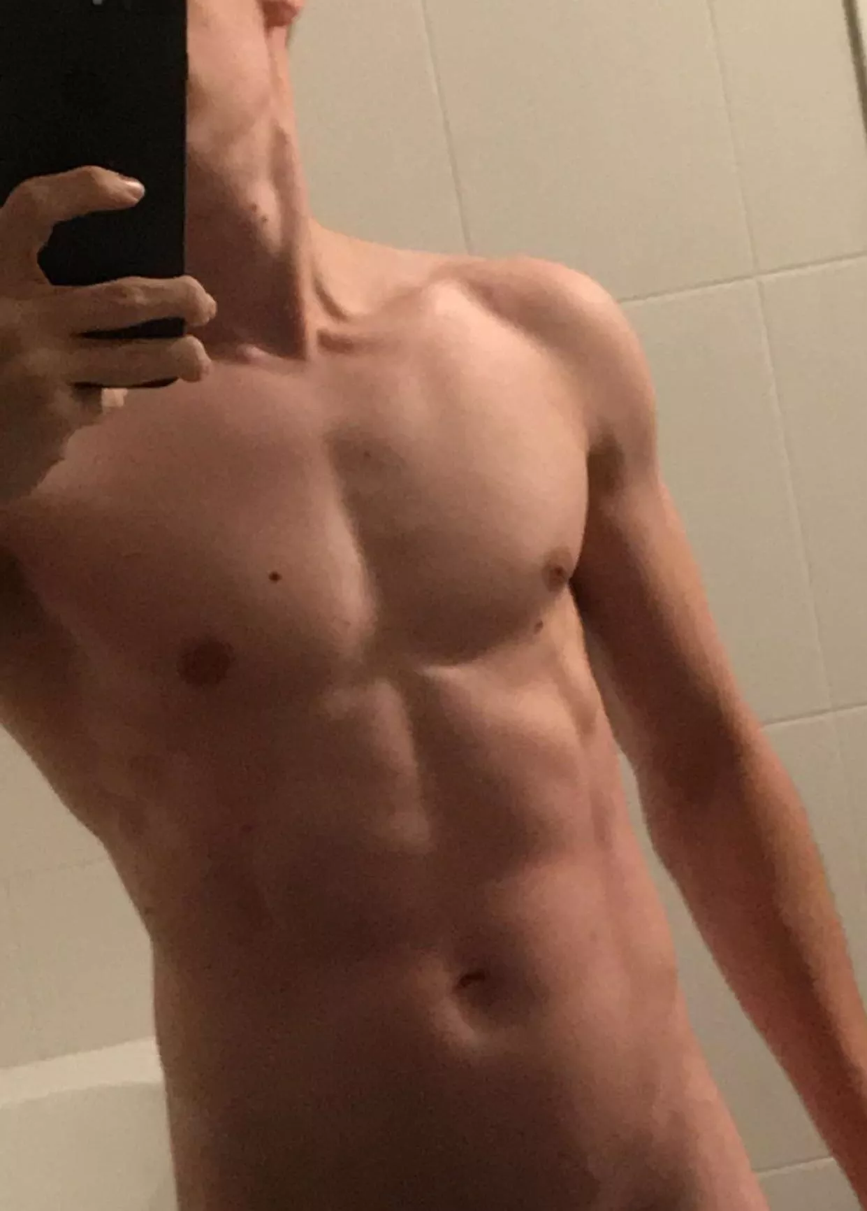 18 new here! Here my second pic! Still need coaching on how to show off 🥹😂 posted by Ok_Try_3424