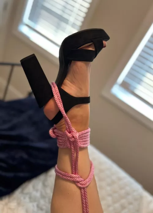 Around the ankle… by callmekittenhoney