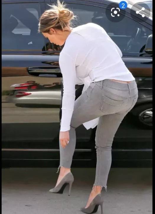 Butt crack says hi posted by Hungry-Average-4578