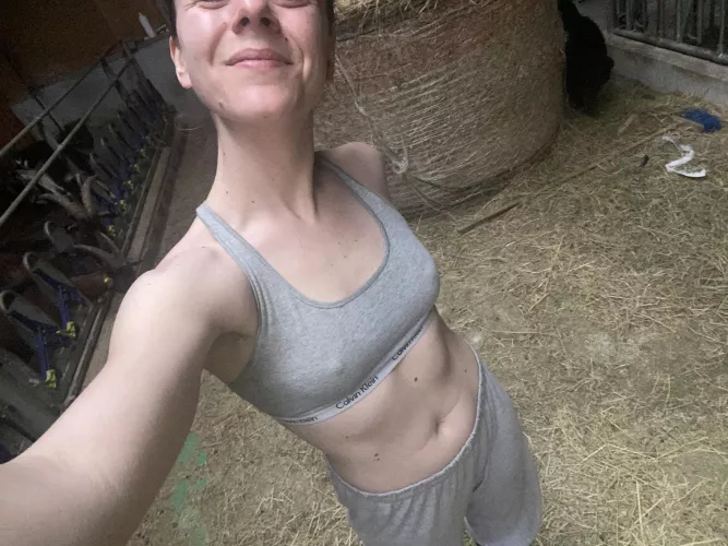 Care to join me in the barn? by Thesquitties