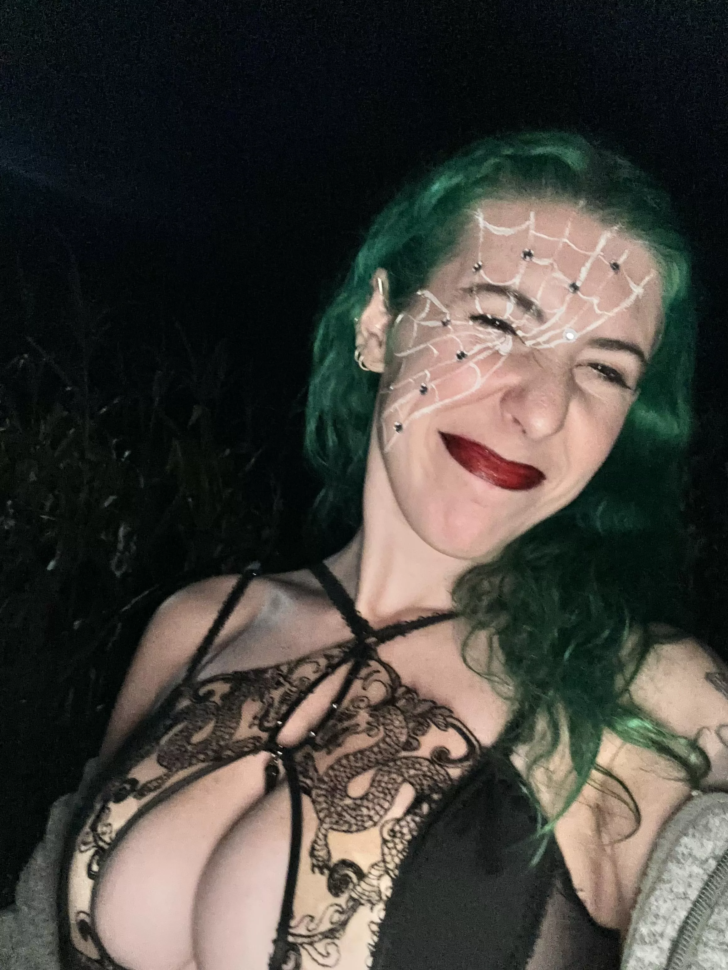 Corn field selfie posted by sirenskiss3