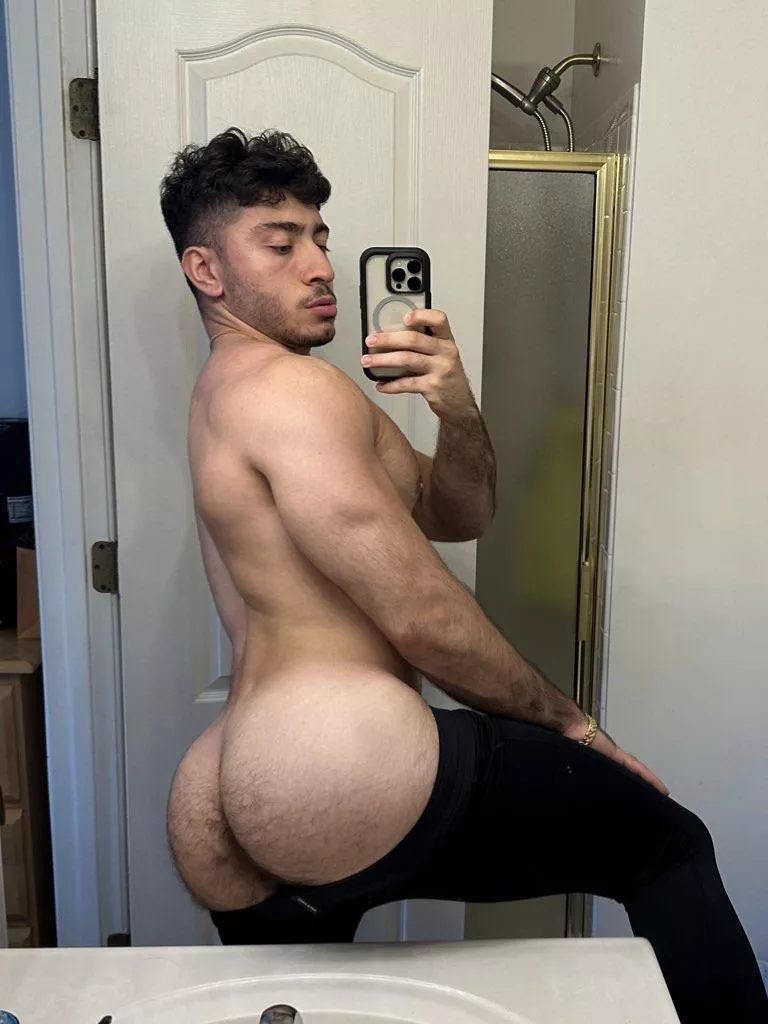 Cute himbo ass hanging out my Nike spandex posted by PersianMasterReddit