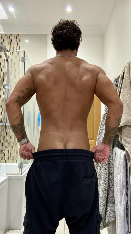 Do you like what you see? 👀 by leeoflee