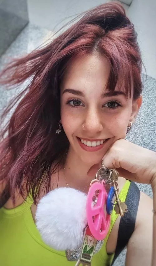 Does Latina beauty catch your attention? 🤭 by familiar_mouthpiece