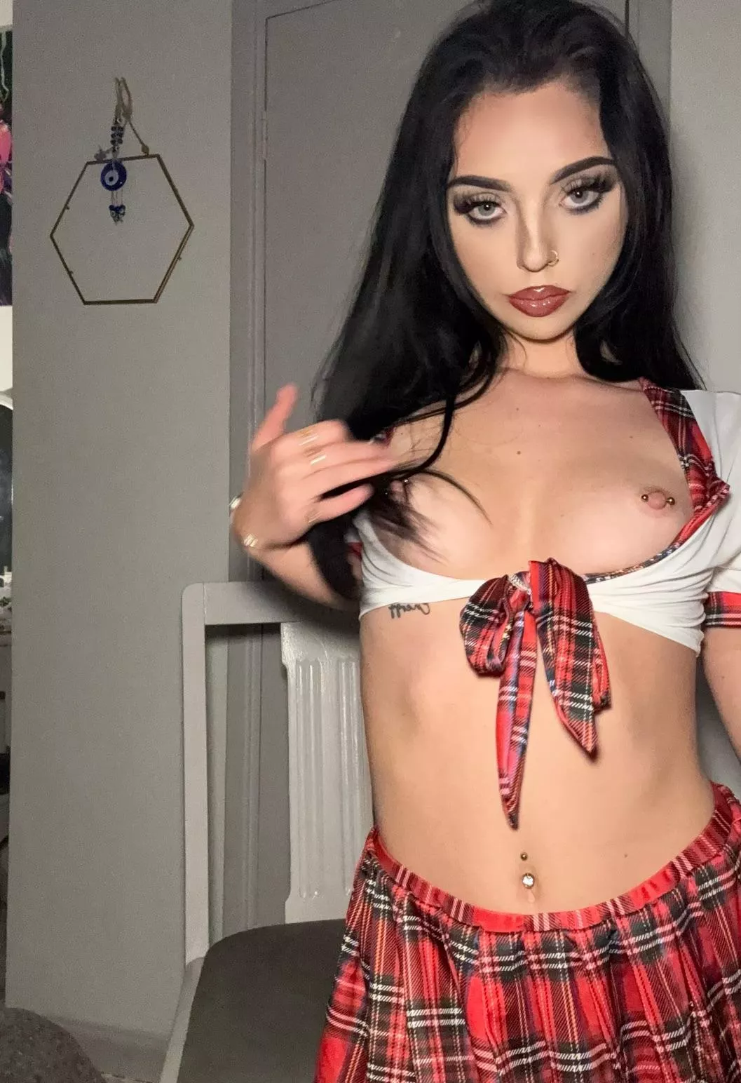 Grab my tits posted by Leilarosex