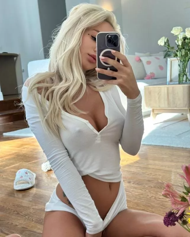 Happy Friday to my lovers on here only 💕💦 posted by ElsaJeanReddit