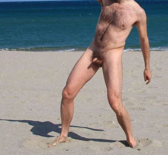 Having fun by 4inchesnudist