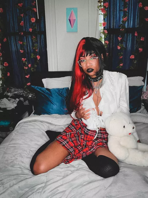 hold these for me, please by rinnyhub