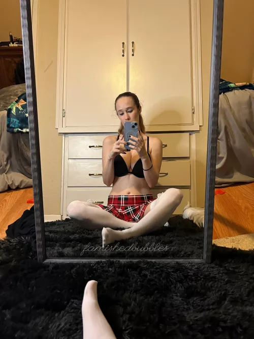 How do I look? by Famishedbubbles