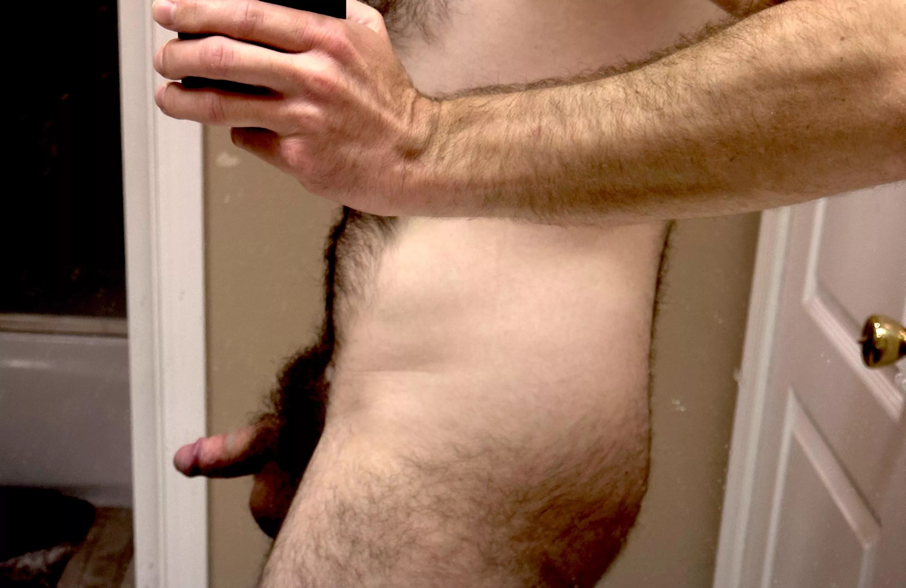 I love how much my bush pokes out… do you agree? posted by bushybush99