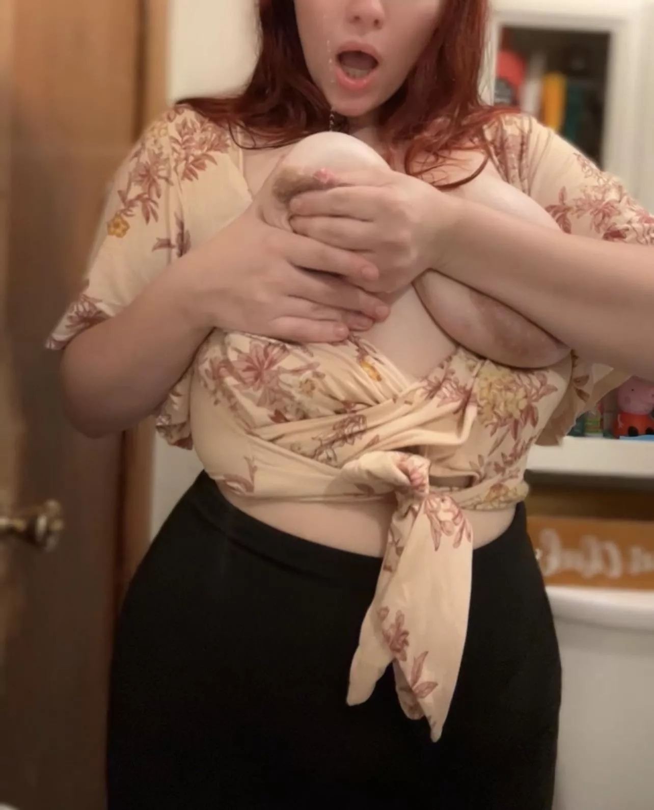 I want you to squeeze mommy posted by midnightmamaaa