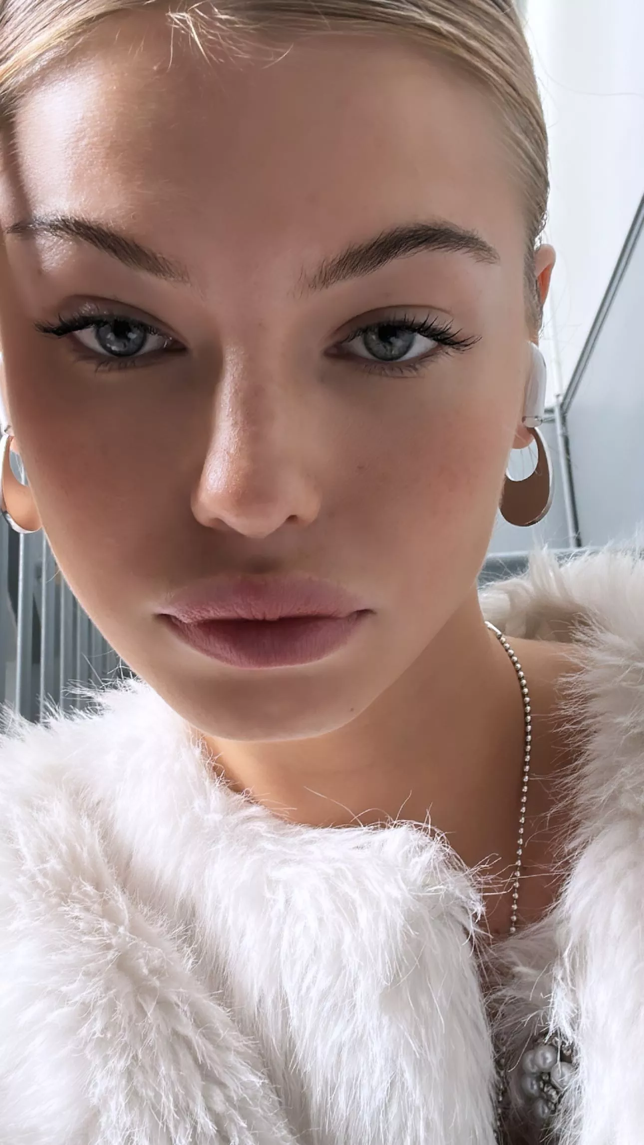 Kate Li @babykateli69 [2023-10-27] posted by x---1