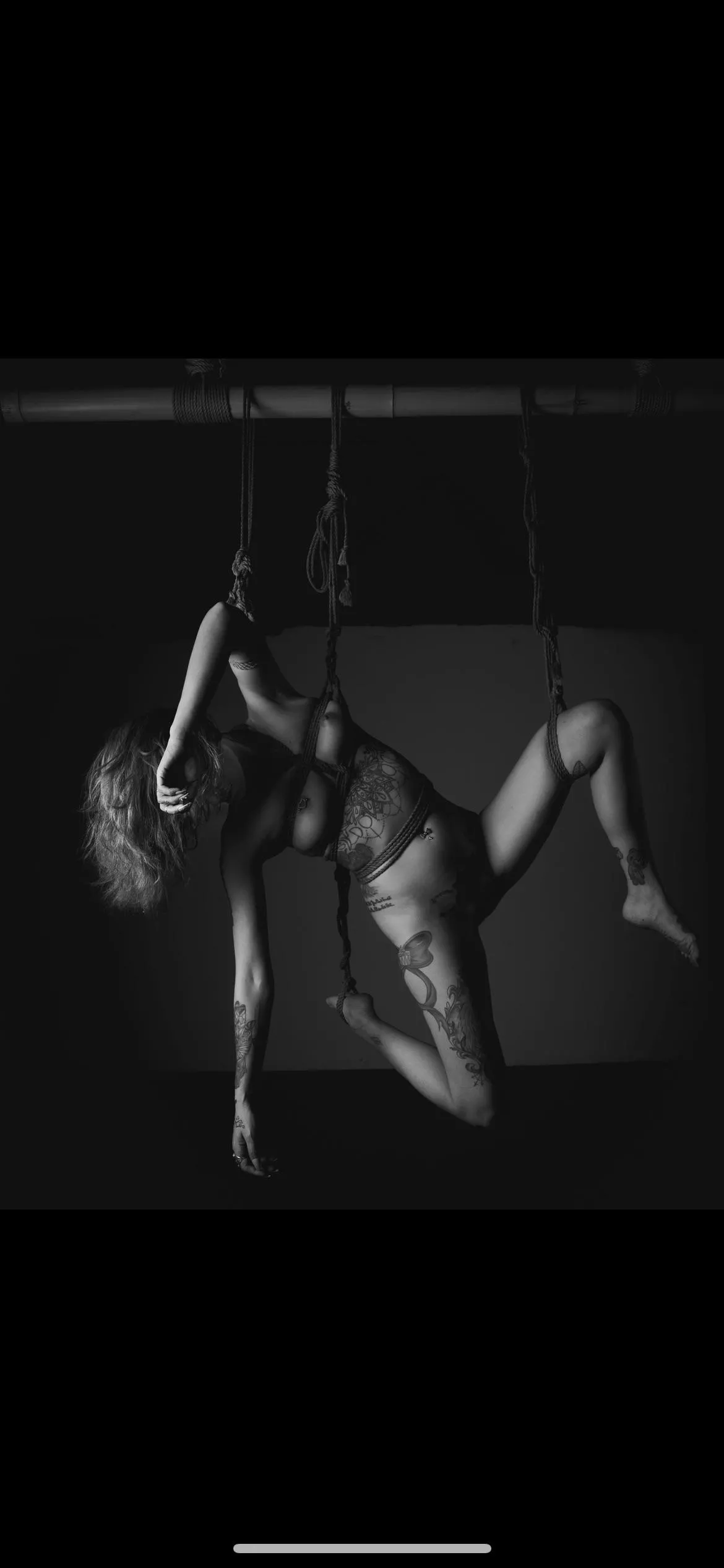 Nude B&W shibari. posted by lostcawzNY