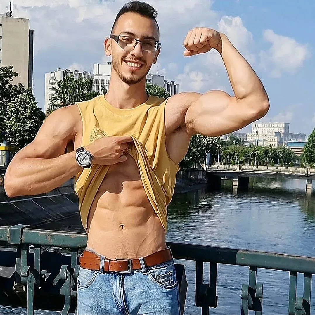 Pits or Biceps? posted by FitManDan1