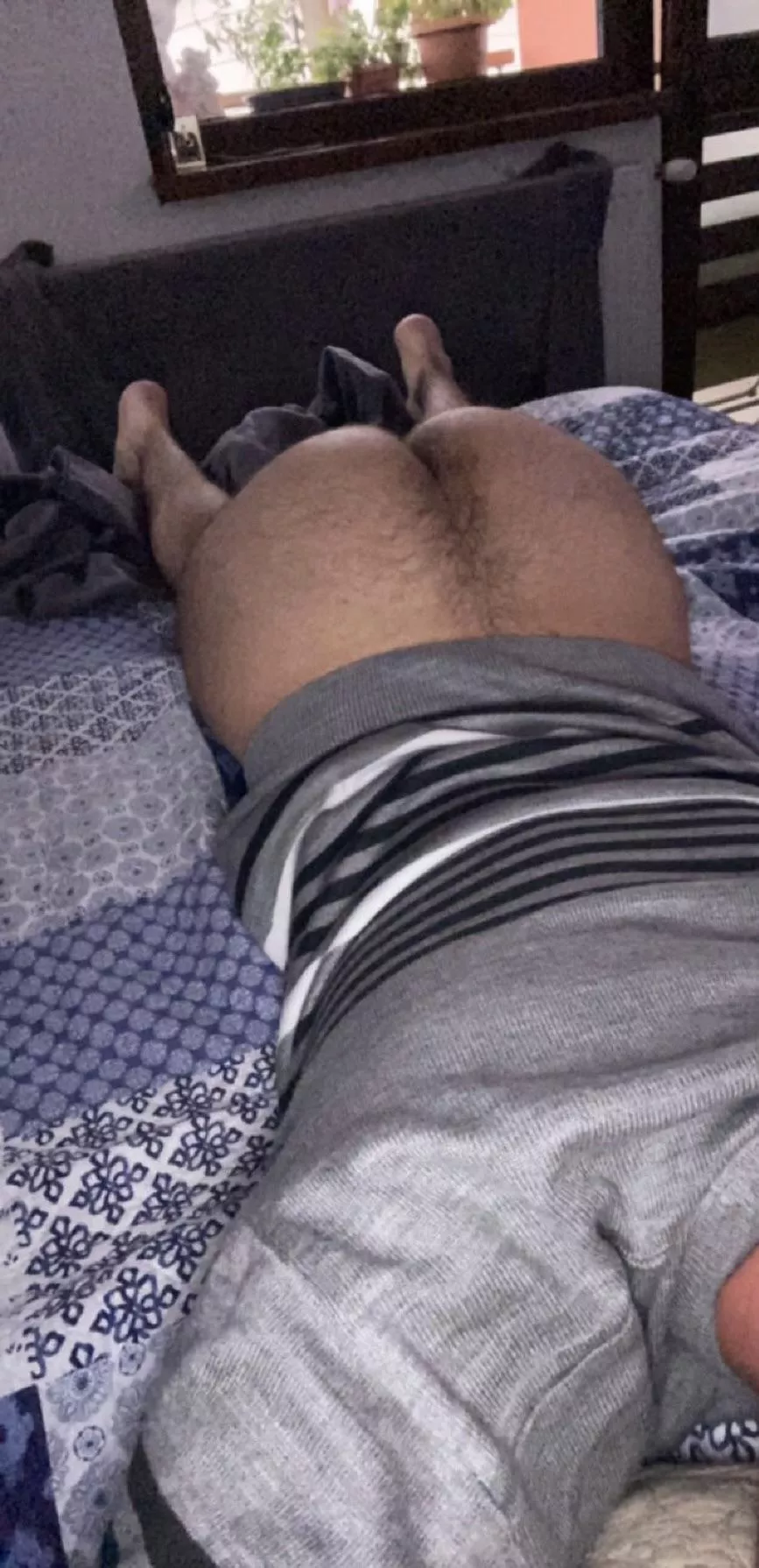 Squats are finally paying off… posted by noirberry0