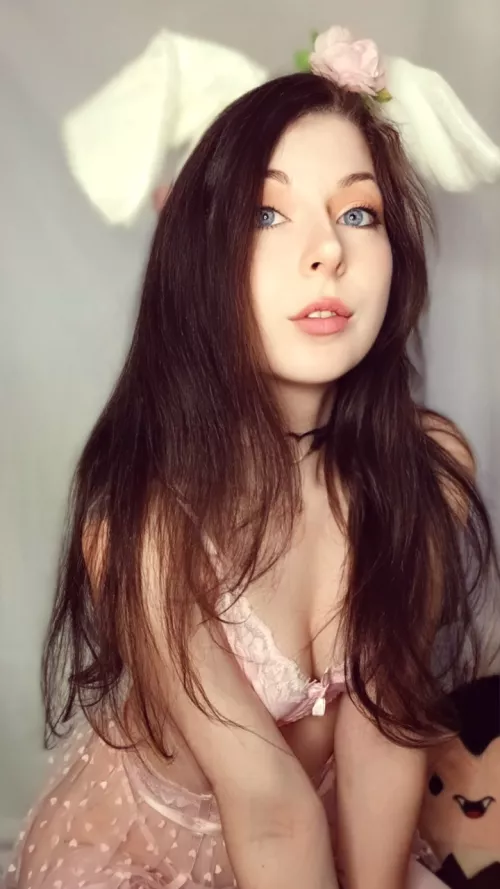 Submissive + breedable little bunny 🐰 by starlitsirenx