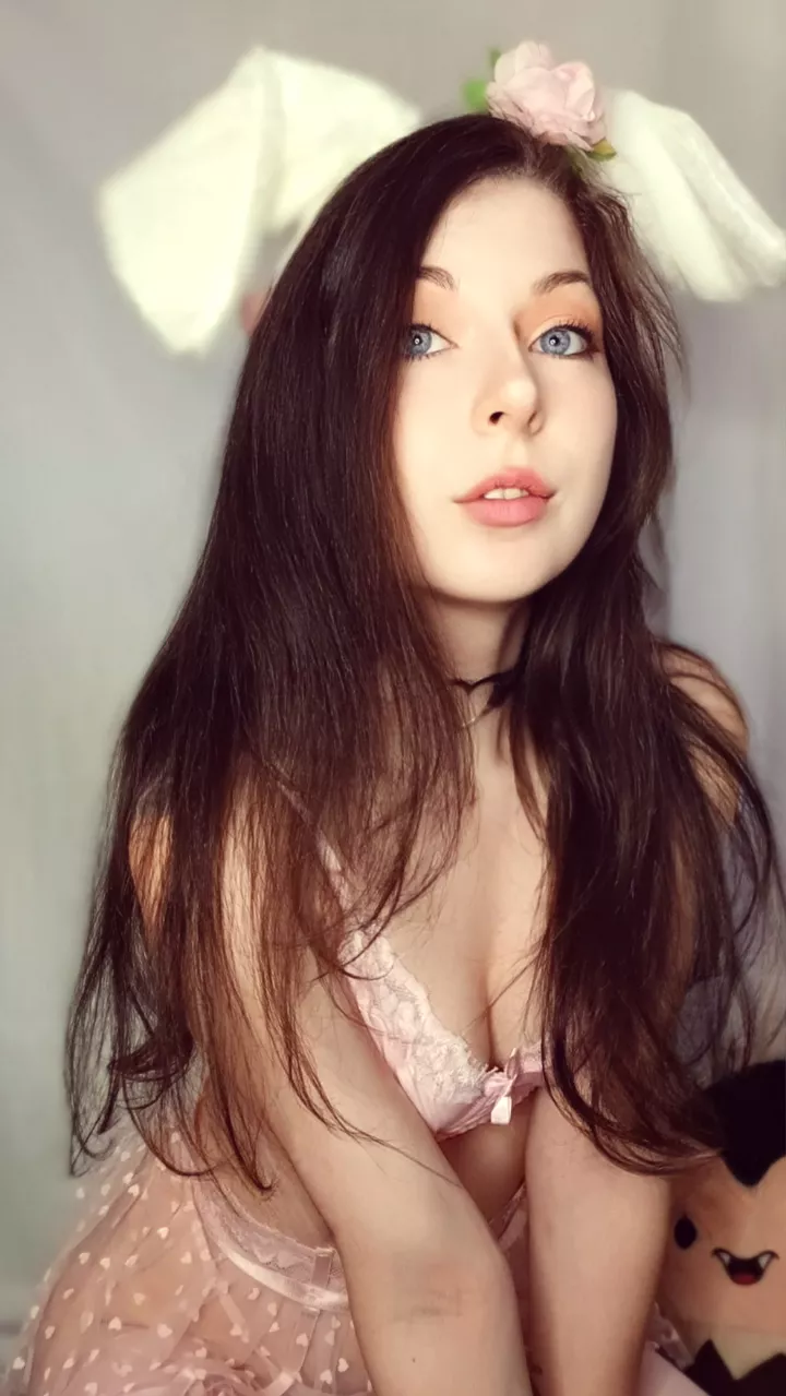 Submissive + breedable little bunny 🐰 posted by starlitsirenx