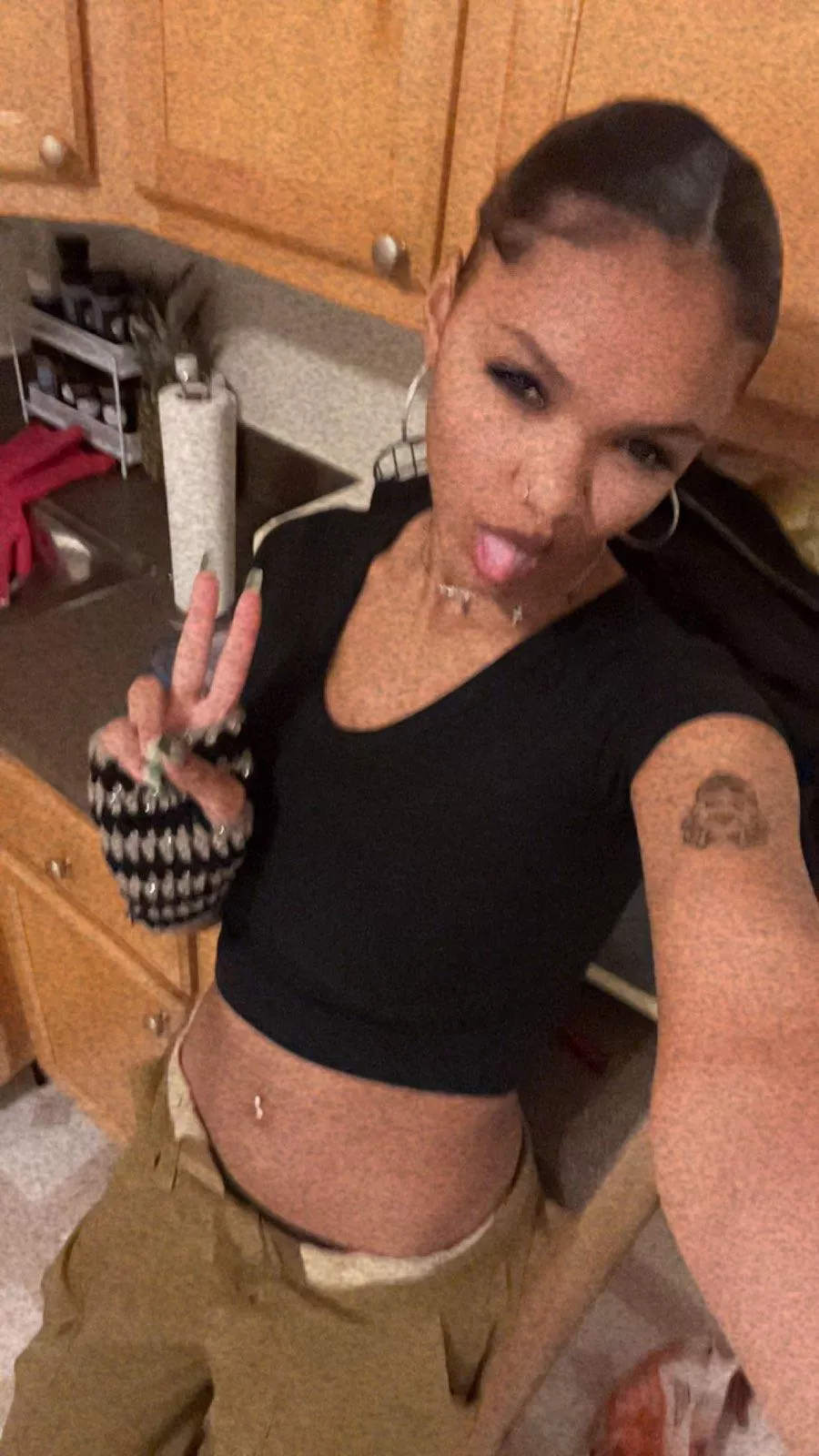 Tattooed light skin with daddy issues posted by Aheadburke521