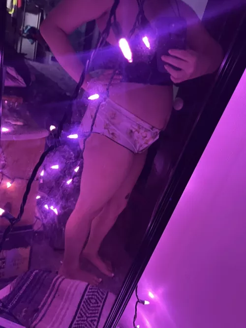 Trying to embrace my pregnant body a little more this time around! by Capable_Bite_5457