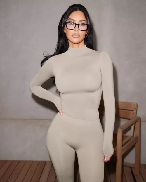 Ultimate Kim Nipples 🤤 by XxNylonLover1990Xx