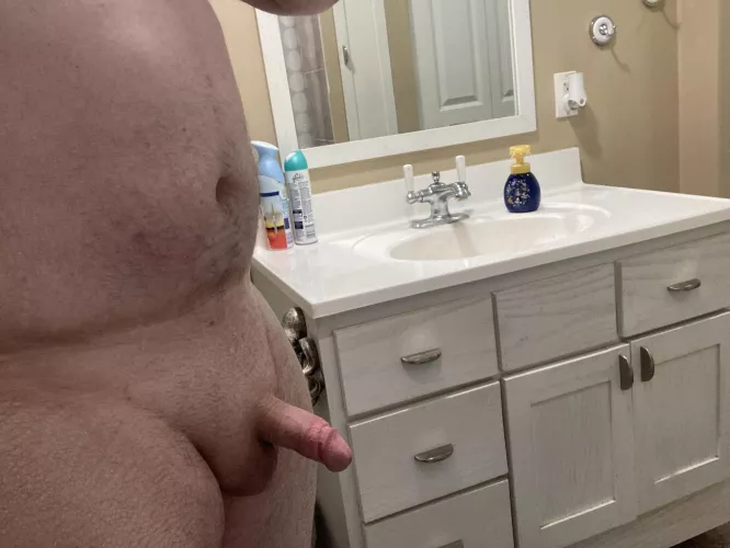 Who wants to go to a Halloween party with me?im going as a nudist by Easy_Platypus_1913