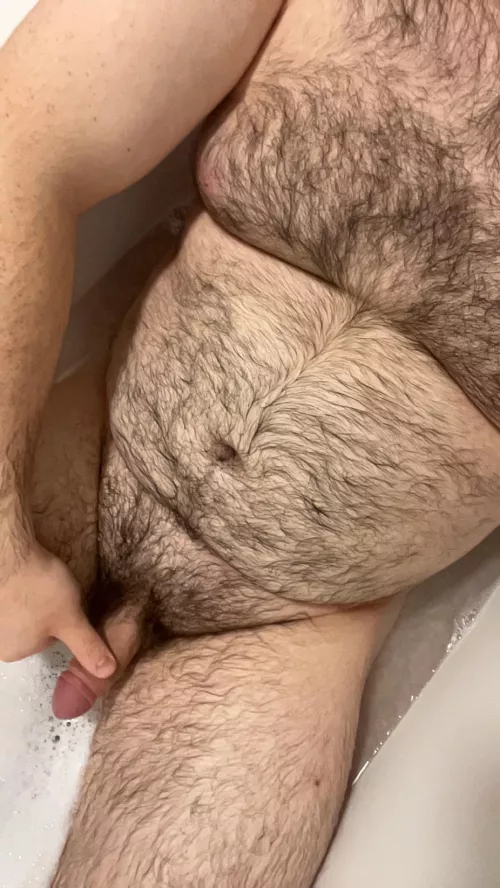 Anyone wana come bathe with me 19m by Old-Hearing6162