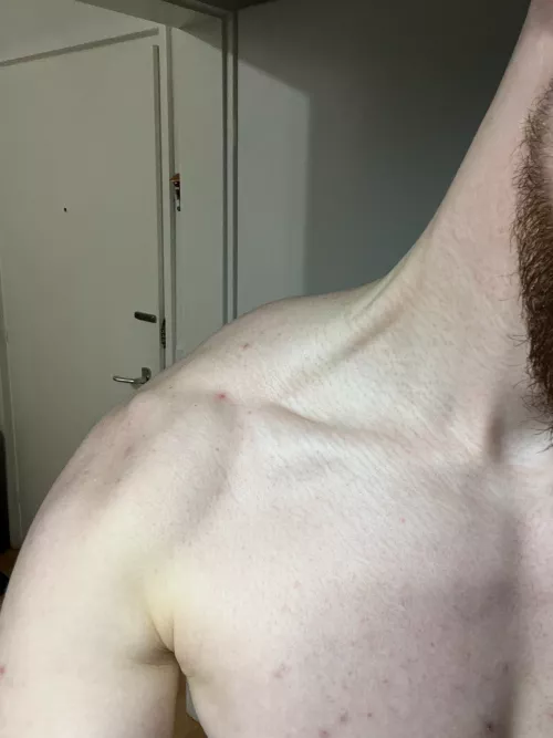 big neck by KeyDisance