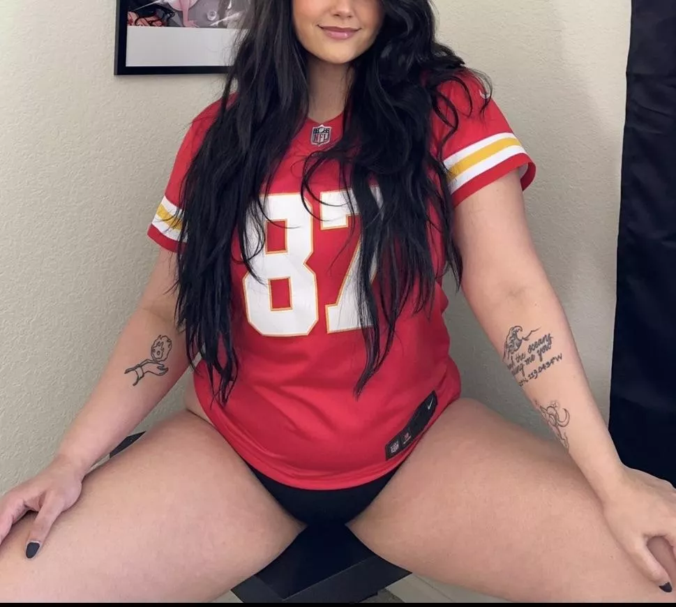 Dinner is served posted by tessaryann91_