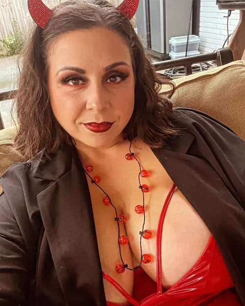 Had a great Halloweekend. Happy Monday xx by DzireReaXO