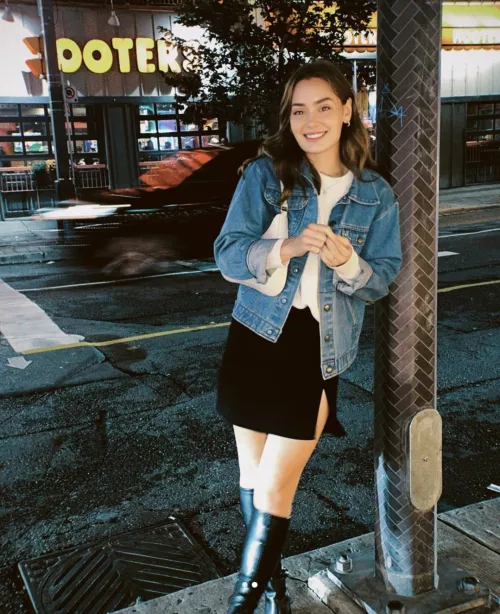 Hooters iutr by Odd_Interest_5311