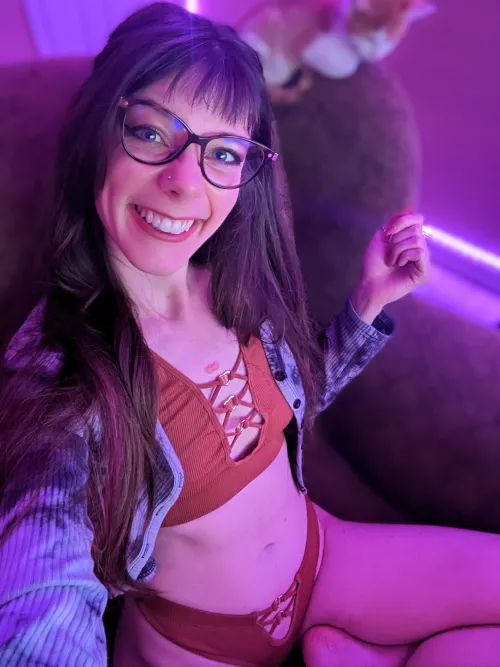 I am positively giddy to meet you and be your lover. <3 [GFE] is my favorite, I'm looking for someone who will be a positive addition to my life. 🌻 Available everyday 11a-11p ET. by xobondaixo