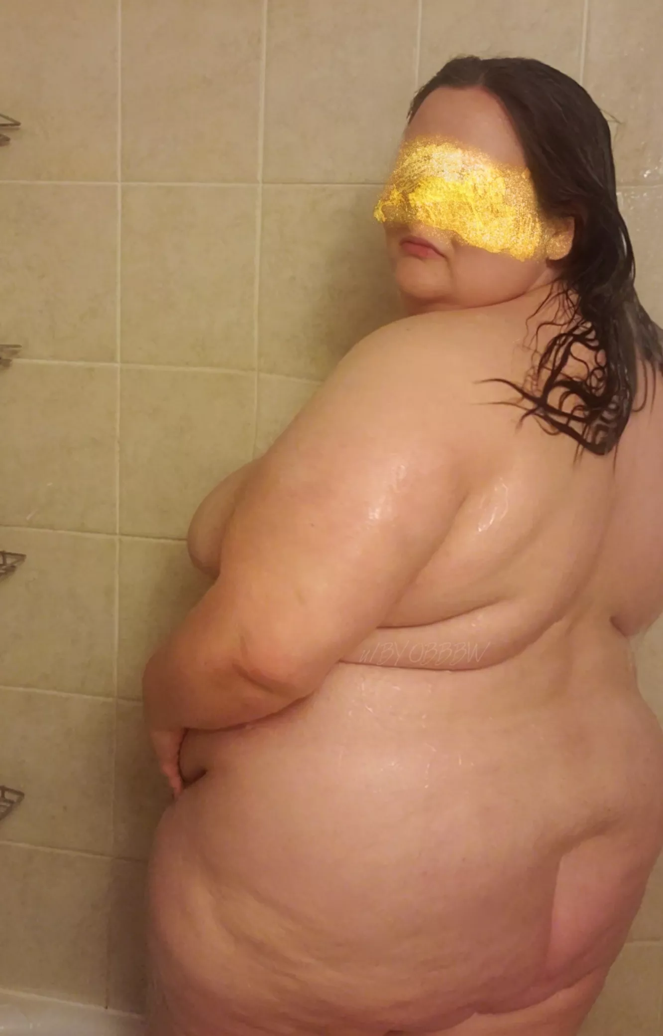 I like to get squeaky clean 🧼 before getting down + dirty 😈 posted by BYOBBBW