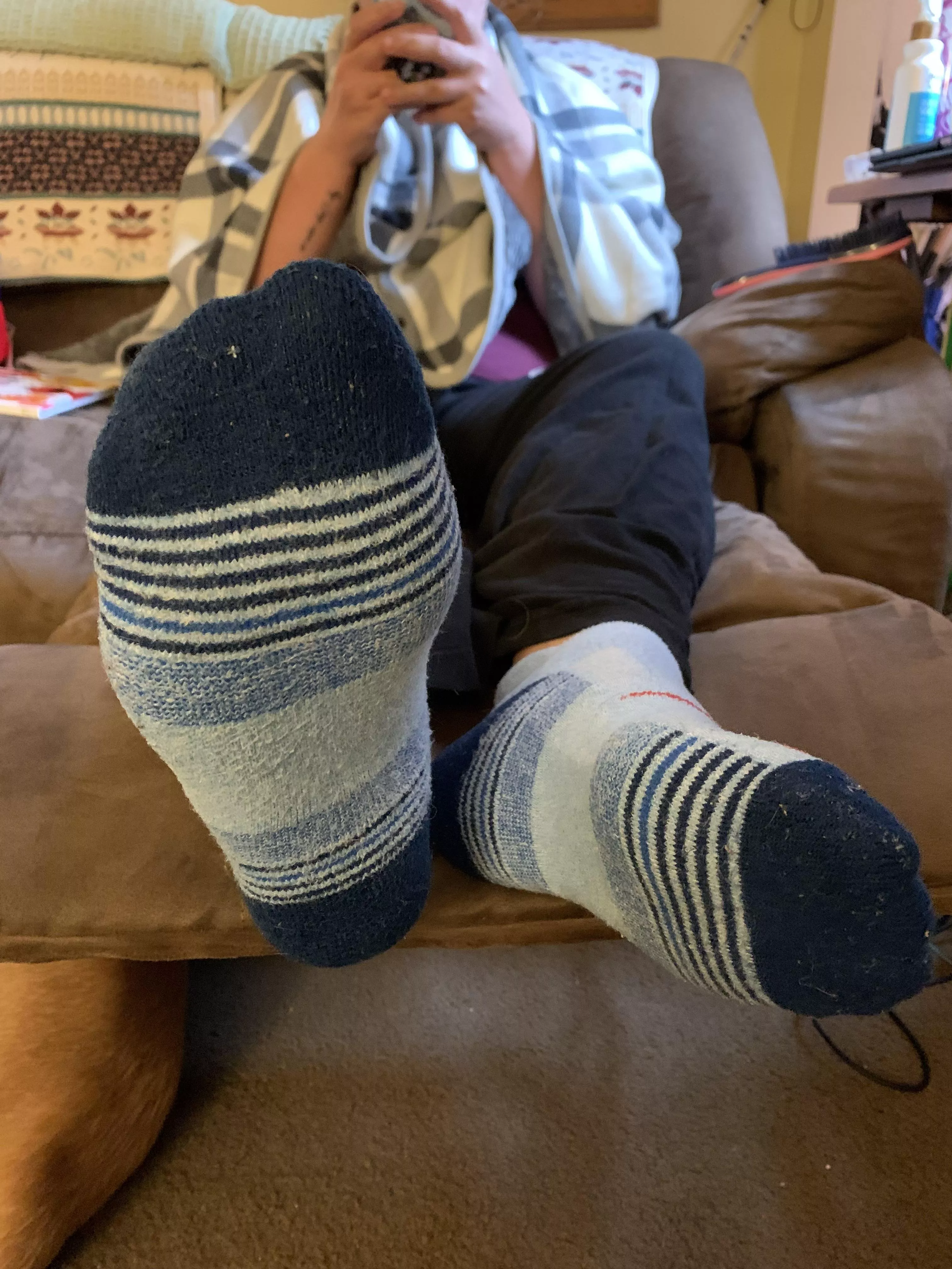 If I told you my big feet have been trapping in my socks for 3 days, do you dare sniff? 🙈 posted by Tattoo_Goddess420