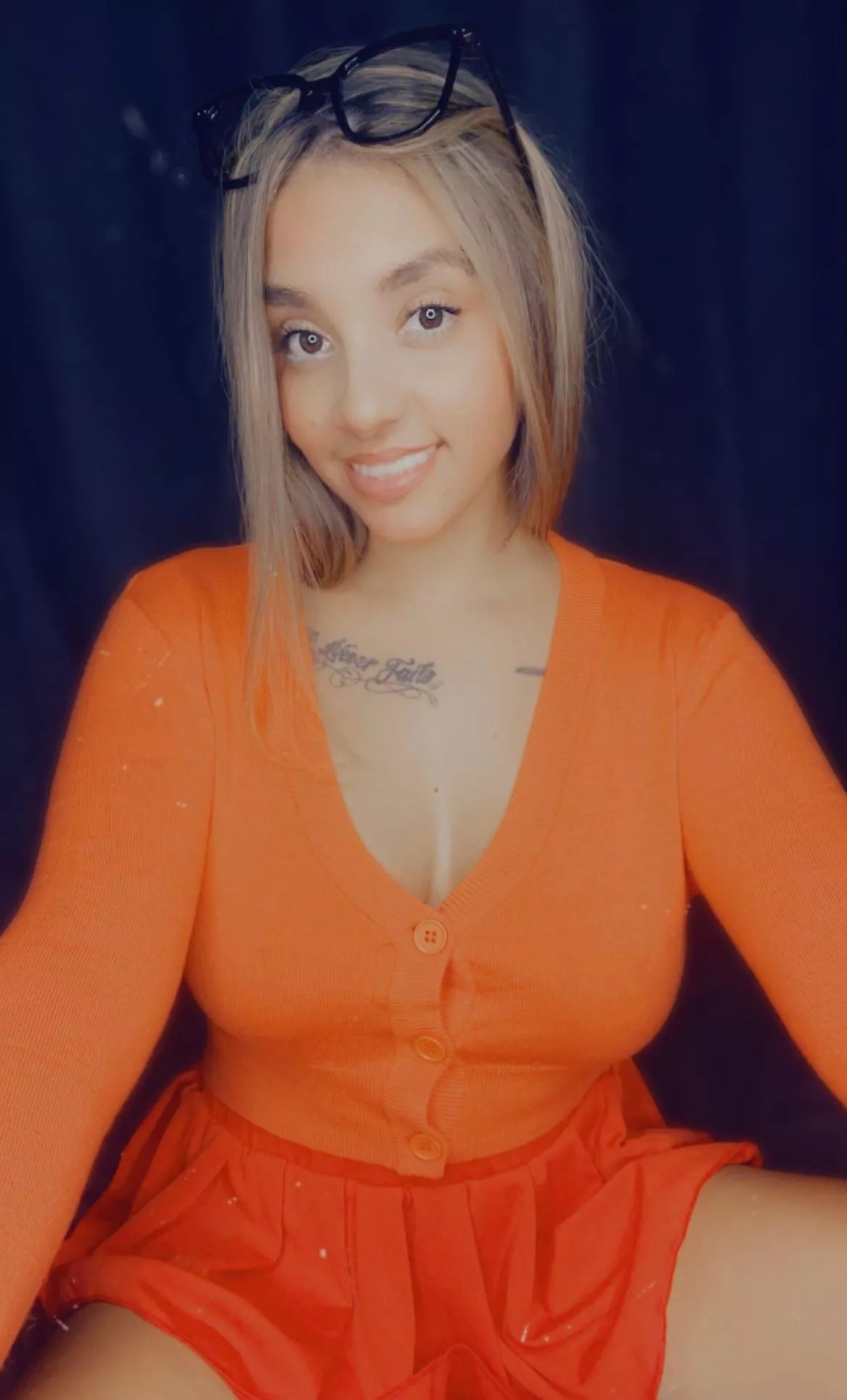 Just showing off my sexy Velma costume (and my smile) posted by MarieLuvzYa