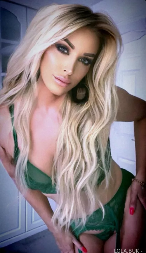 Lolabuk by davedaveodave